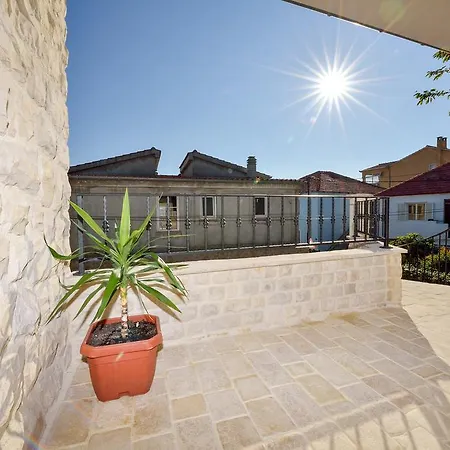 Semesterbostad Jakov