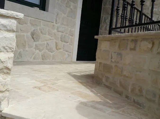 Jakov * ビビニェ